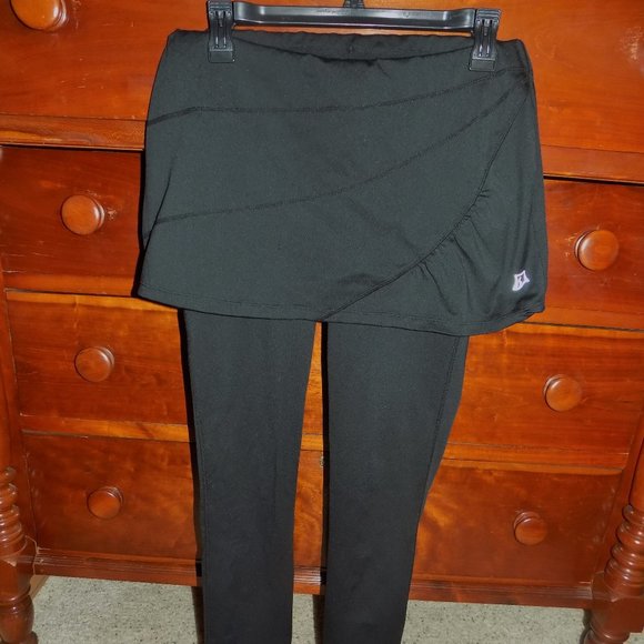 SkirtSports Other - SKIRT SPORTS Sz M Leggings